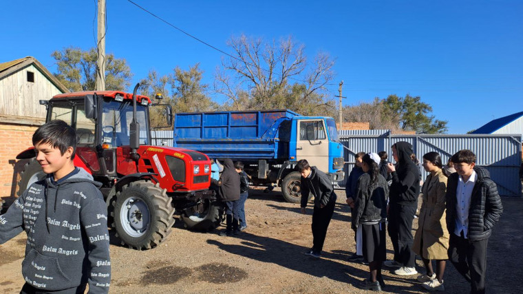 Экскурсия для школьников прошла в КФХ "Салямов".
